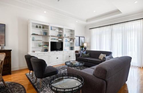 Unley Apartment | Elk House - 3BR, Dedicated Workspace, Wi-Fi