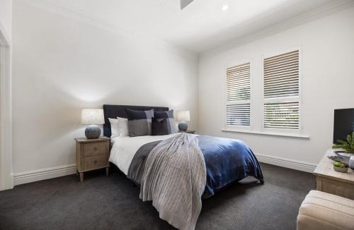 Unley Apartment | Elk House - 3BR, Dedicated Workspace, Wi-Fi