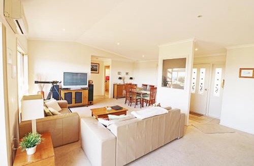 Merimbula House | Ella Bleu