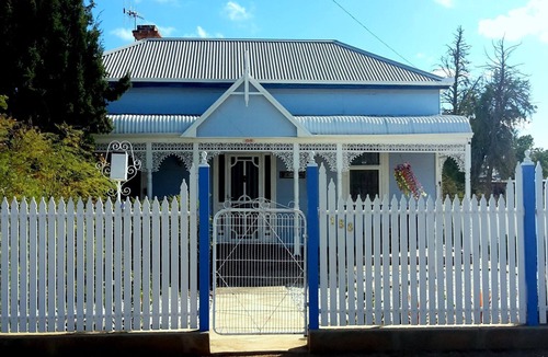 Broken Hill Cottage | ELLA'S PLACE - CHARMING MINER'S HERITAGE COTTAGE