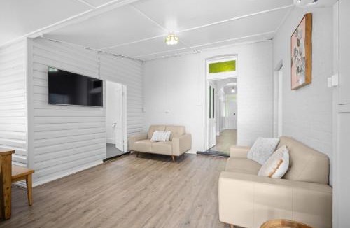 Wagga Wagga House | Ellamatta House Simmons St Central Wagga