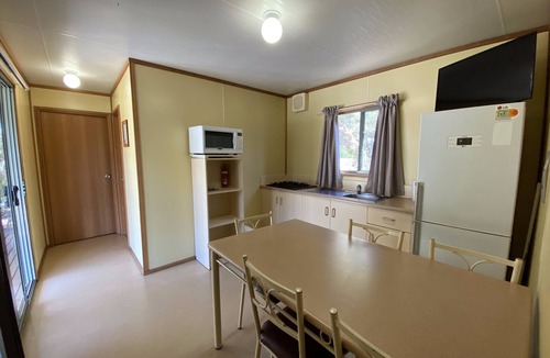 Ward Cabin | Elliston Caravan Park