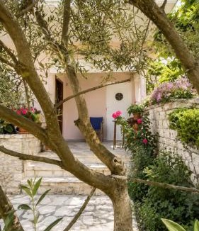 Ioannina Apartment | ELPIDA Cozy Haven