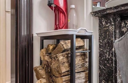 Elwood Apartment | Elwood Manor A Restored Art Deco Gem