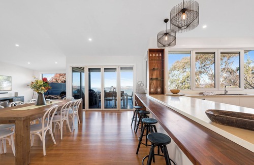Blue Mountains City Council House | Elysian on the Escarpment with Mountain Views