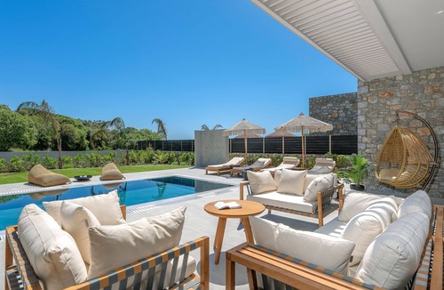 Petaloudes House | Emerald Estate by Interhome