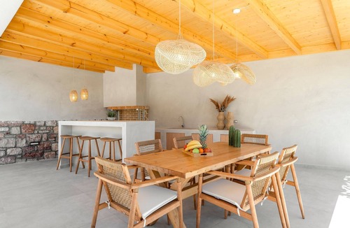 Petaloudes House | Emerald Estate by Interhome