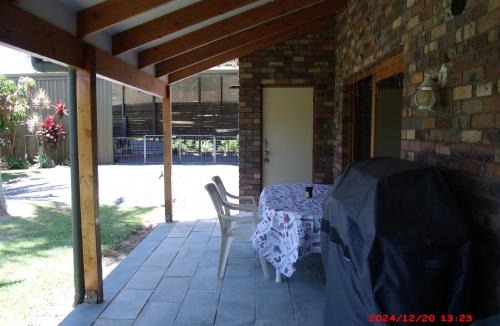 Emerald Beach Bed & Breakfast | Emerald Tropical Palms B & B