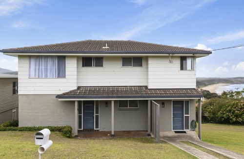 Emerald Beach Apartment | Emerald Views Signal Street 9 - Stunning views of Emerald Beach