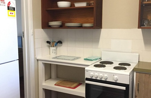Emu Point House | Emu Point Beach Cottages: Cockleshell Cottage-pet friendly accommodation