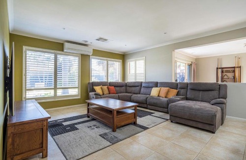 Mornington House | Endless Entertainment on the Coast - A Family Oasis