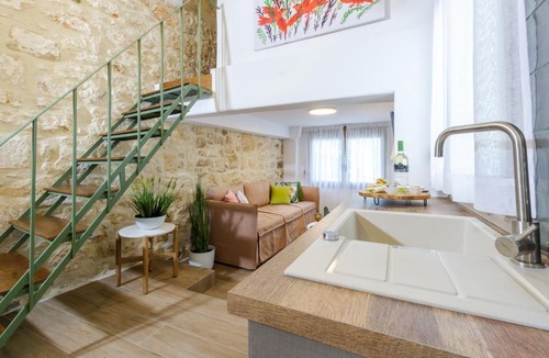 Heraklion Apartment | Endless Green by RentHub
