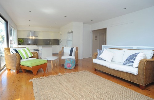Newport House | 'Endless Summer' Beach House at Newport.