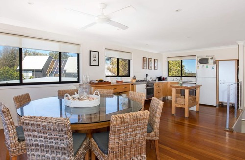 Culburra Beach House | Endless Summer - Pet Friendly Absolute Beachfront