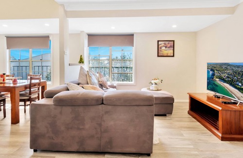Morisset House | Enjoy a holiday in Lake Macquarie