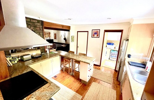 Bateau Bay House | Entertainers Delight - minutes from cafes & shops