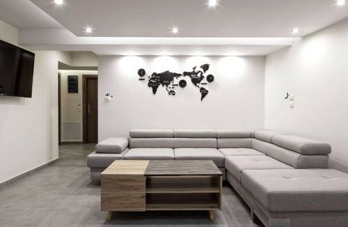 Dafni House | ENTERTAINMENTO 101 NEA SMIRNI