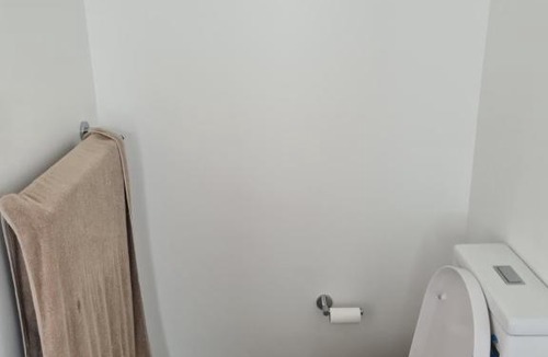 Bardia House | Entire 1 bed unit w onsuite, wifi, TV, Car park