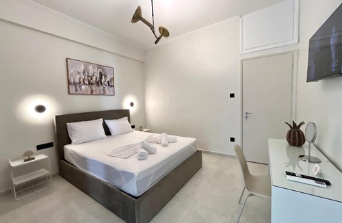 Platia Viktorias Apartment | Entire 2 Bedroom Apartment in Athens City Center