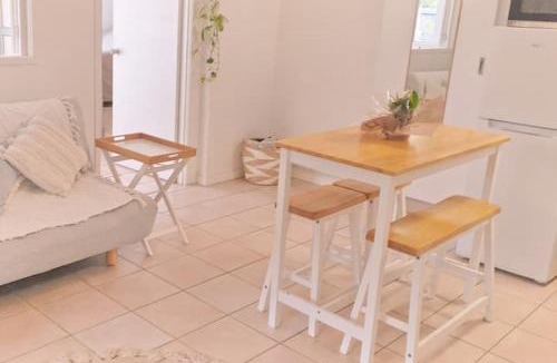 Tugun House | Entire Guest Suite - beach is 1 and half km - Pets Welcome