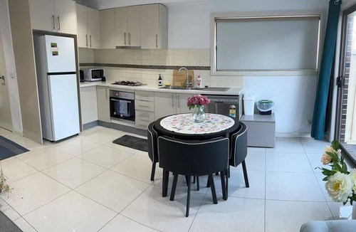 Broadmeadows House | Entire Home Close to Airport