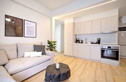 Petralona Apartment | Eos Residence