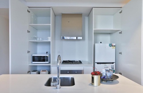 Melbourne Central Business District Apartment | EQ TOWER Melbourne CBD APT