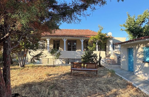 Eresos-Antissa House | Eressoinos House Vineyard Retreat 150m from the Beach - with AC
