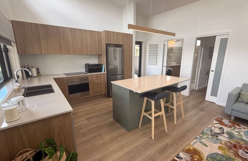 Inverell Apartment | Escape to Elegance: Discover Your Chic Haven in Serene Rural Bliss!