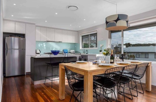 Hyams Beach House | Escape to Hyams Beach - 5BR home with water views