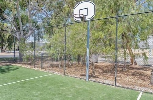 Preston Beach Apartment | Escape to Preston Beach