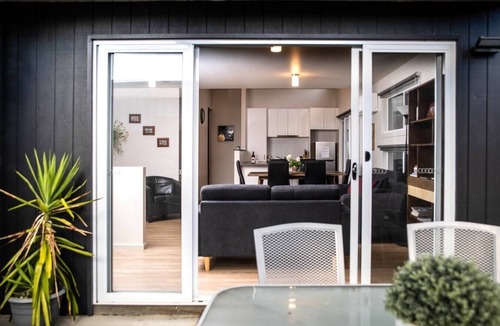 Golden Point House | Esmond Lake Light Filled Home