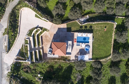 Filaki Villa | Etesians Villa, Heated Pool & Spa Whirlpool, BBQ