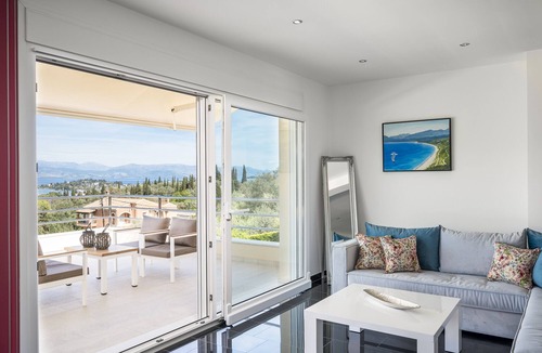 Gouvia Villa | Euphoria Seaview Residences with Shared Pool by Konnect -Maisonette with Balcony