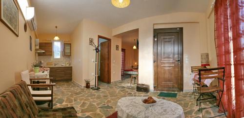 Tarti Apartment | Evaland Traditional Houses