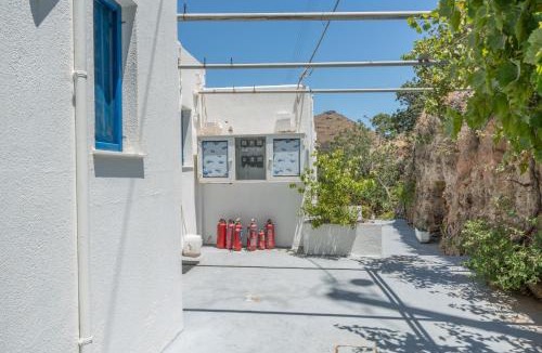 Pisses House | Evangelos Politis Rooms Kea