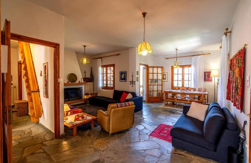 Elati House | Evergreen Elati