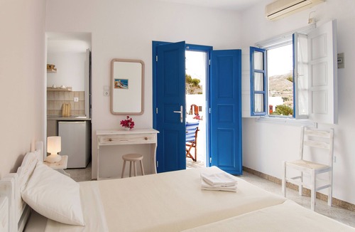 Folegandros Town Hotel | Evgenia Rooms