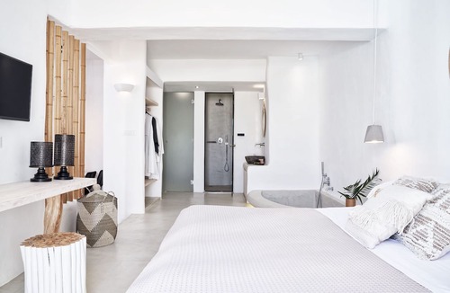 Agios Prokopios Villa | Exclusive Exotic Suite