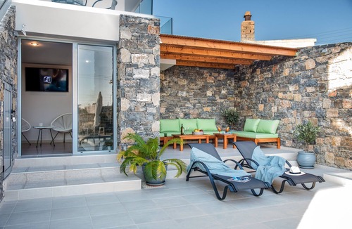 Makry Gialos Apartment | Exclusive holiday studio in a newly built residence
