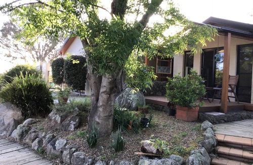 Moruya House | Executive home with pool and handy to beaches. Rural setting. Dog friendly