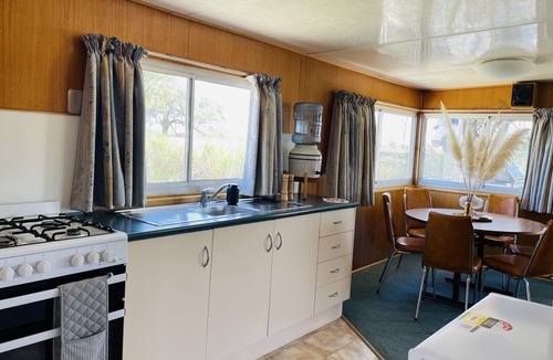 Renmark North Boat Rental | Experience the original houseboat holiday aboard a Liba Liba - HIRE DRIVE