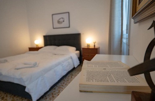 Vyronas Apartment | Explore Athens from a Local Rooftop Apartment