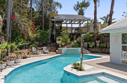 Forresters Beach House | Exquisite Beachside Luxury Resort Style Pool