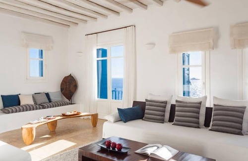 Mykonos Town Villa | Extravagant Villa with Fascinating Infinity Pool