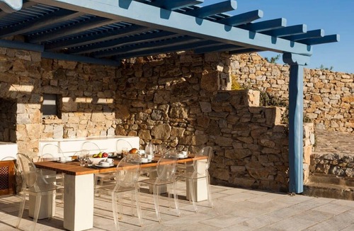 Mykonos Town Villa | Extravagant Villa with Fascinating Infinity Pool