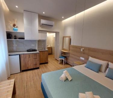 Palaiochora Apartment | EYTYXHS Studios