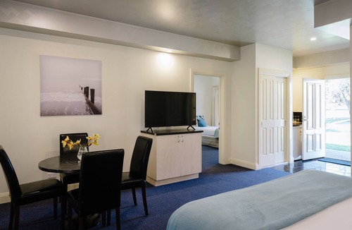 Rosebud Hotel | Fairways Resort