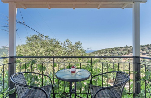 Fternon Apartment | Fairytale Apartment with Sea View, Wi-Fi, and Air Conditioning