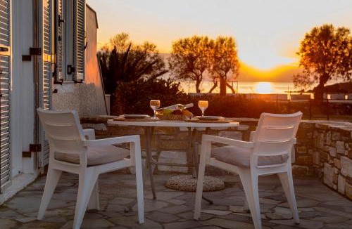 Posidonia Apartment | Family by the sea Syros
